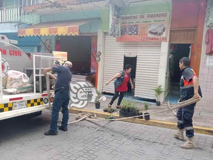 Bomberos sofocan incendio en vivienda de Tlapacoyan