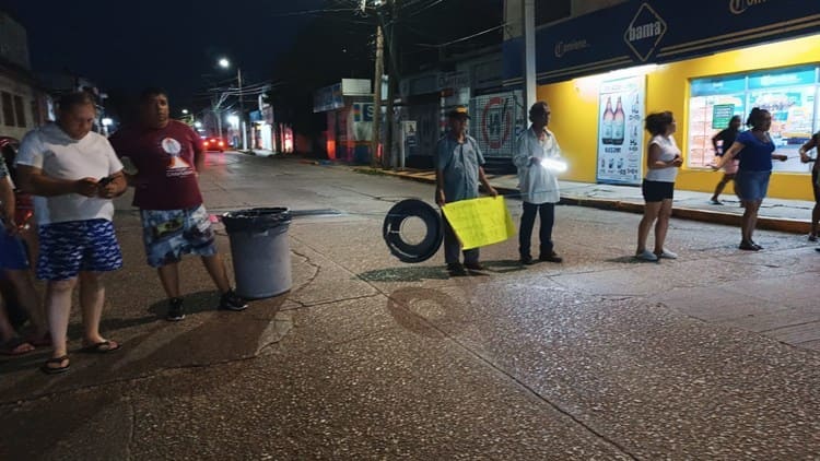 ¡Levantaron el bloqueo! Solucionan conflicto por falta de energía eléctrica en colonias de Coatza