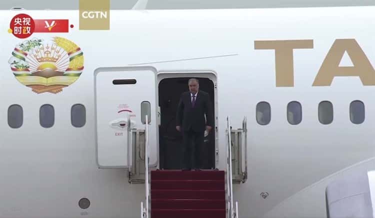 Estrena el presidente de Tayikistán el ex avión presidencial (+Video)