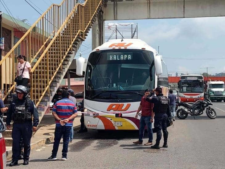 ¡Ya no llegó! Pasajera fallece en un AU en Xalapa; viajaba a su consulta médica