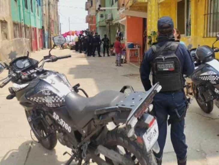 Malabarista intenta aventarse de un tercer piso en la Playa Sol