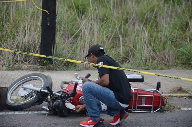 Repartidor de pollos fallece tras derrapar en Alvarado (+Video)