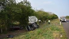 Muere hidalguense tras choque y volcadura en autopista del sur de Veracruz (+Video)