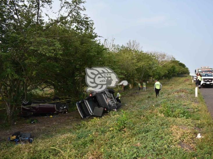 Muere hidalguense tras choque y volcadura en autopista del sur de Veracruz (+Video)