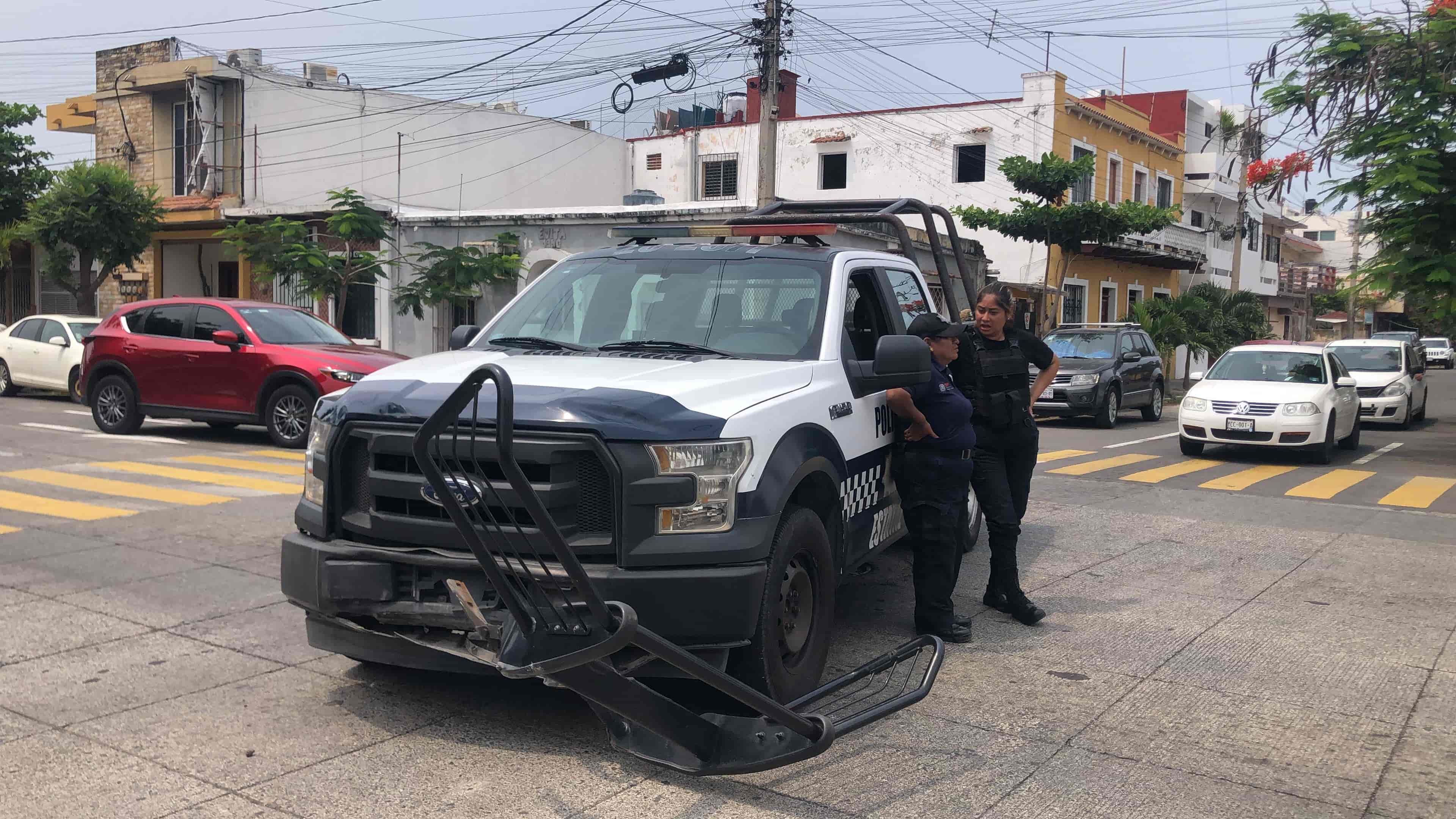 Patrulla choca con automóvil en la colonia Ricardo Flores Magón(+Video)
