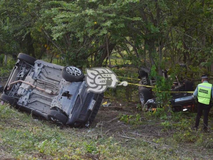 Muere hidalguense tras choque y volcadura en autopista del sur de Veracruz (+Video)