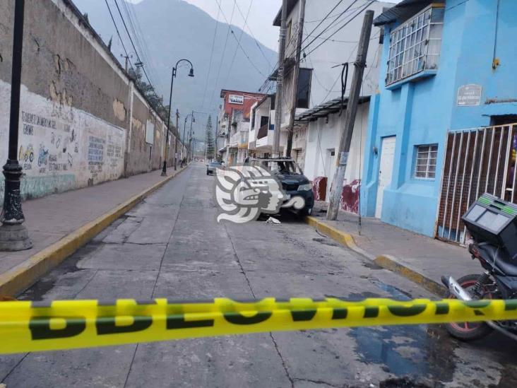 Pelea de pareja termina con camioneta quemada en Mendoza