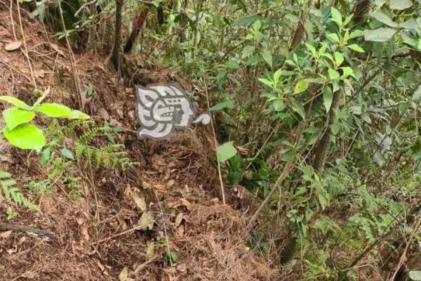 Hombre reportado como desaparecido en La Perla es localizado sin vida al fondo de un barranco