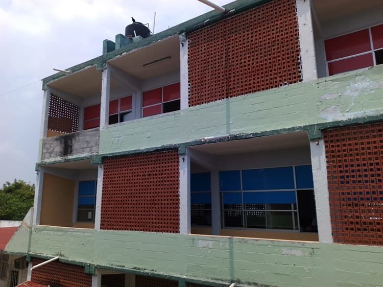 Saquean por cuarta vez la escuela “José Azueta” en Boca del Río