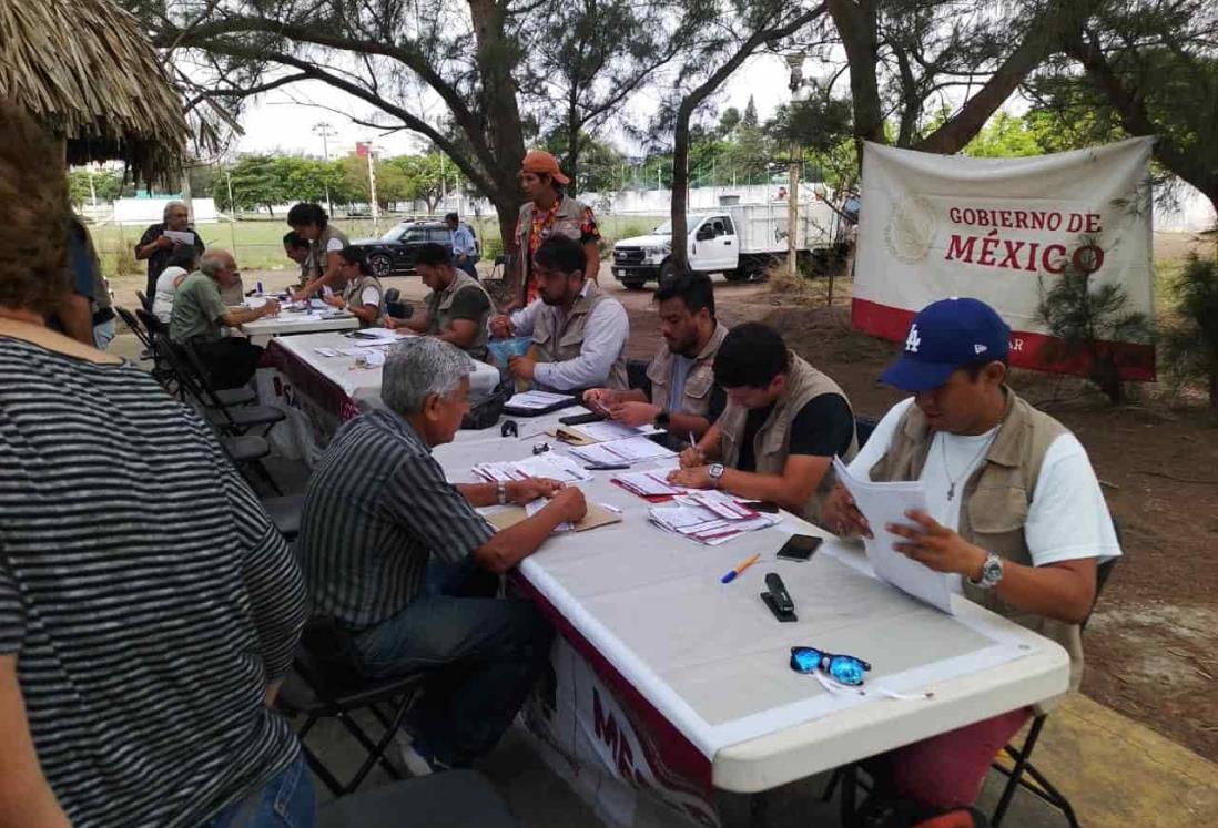 Entregan tarjetas del bienestar a adultos mayores en Boca del Río