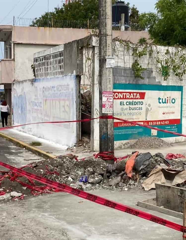 Tapan hundimiento, pero les dejan el escombro en calles de Veracruz