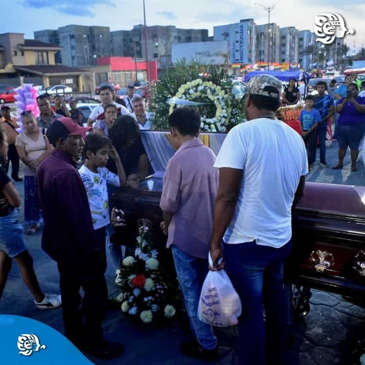 ¡Su público lo despide! Con cuerpo presente, realizan homenaje a “El Teco, asesinado en Las Choapas  (+Vídeo)