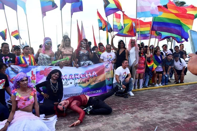 Veracruz, de las entidades más retrasadas en leyes en beneficio a la comunidad LGBT: Ambient Tales