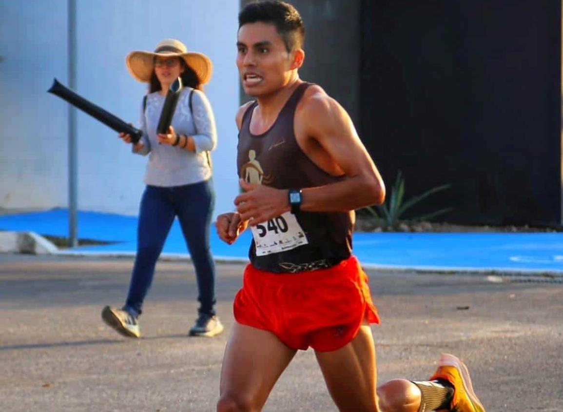 Atleta oaxaqueño domina Carrera con Causa