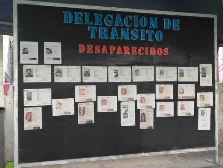 Instalan muro de desaparecidos en Delegación de Tránsito en Coatzacoalcos