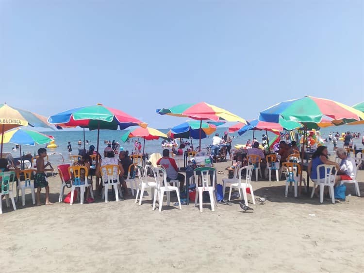 Fin de semana con afluencia de turistas en playas de Veracruz