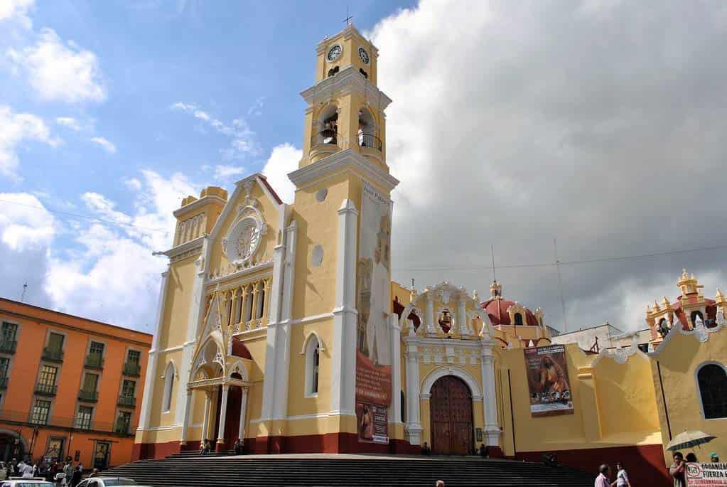 Para la Iglesia Católica justicia de Dios puede promover la democracia