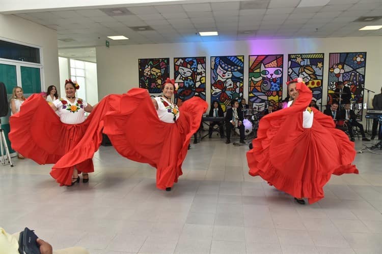 Damas Voluntarias del Criver celebran a las mamás