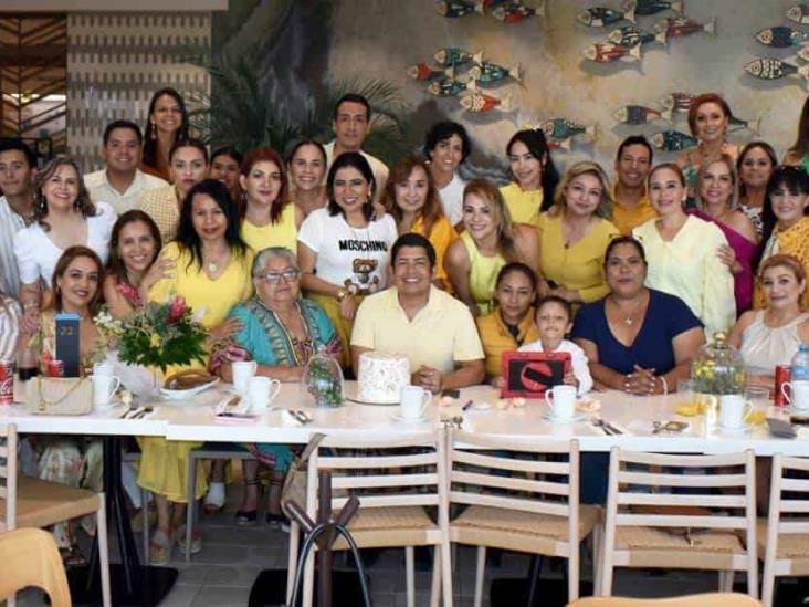 Mariano Molina celebra su cumpleaños con amigas