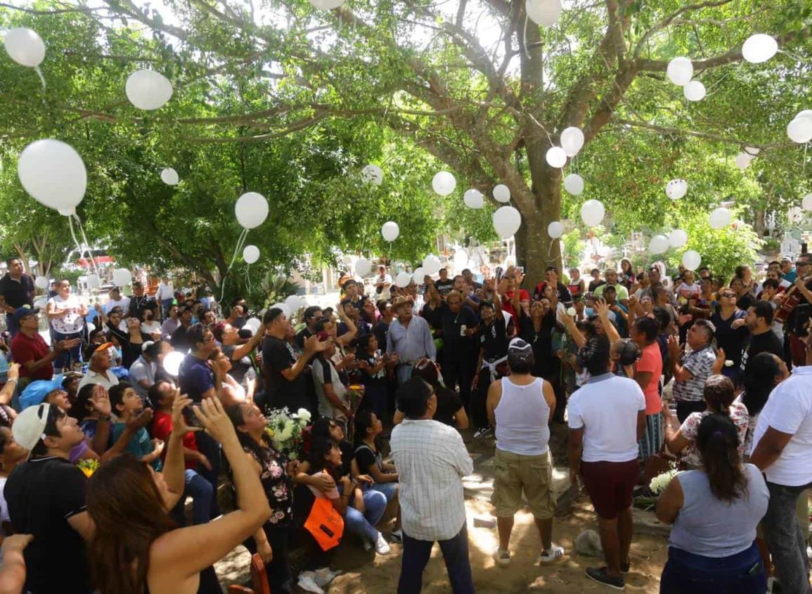 ¡Ya dará show en el cielo! Dan último adiós al El Teco Villalobos