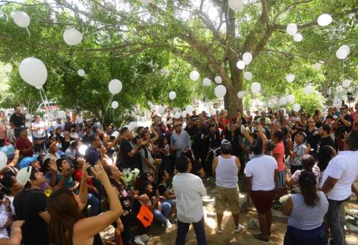 Dan último adiós al El Teco Villalobos, comediante asesinado en sur de Veracruz