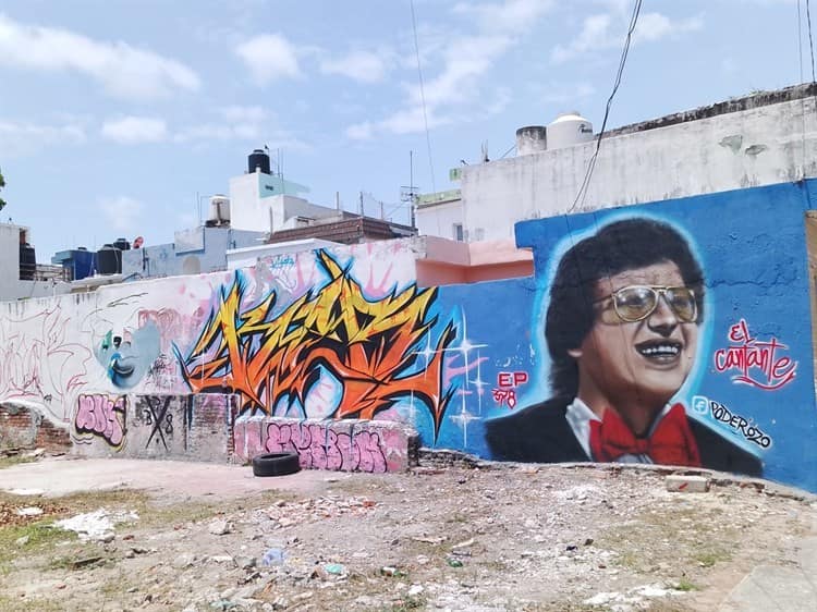 Barrio de La Huaca estrena mural del cantante de salsa Héctor Lavoe