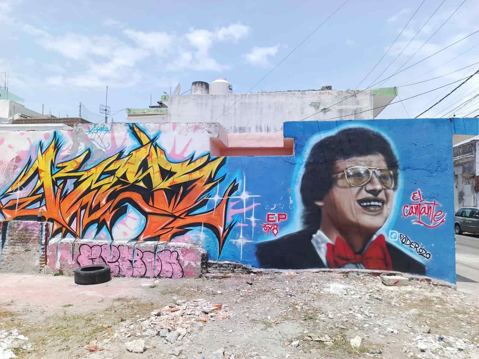 Barrio de La Huaca estrena mural del cantante de salsa Héctor Lavoe