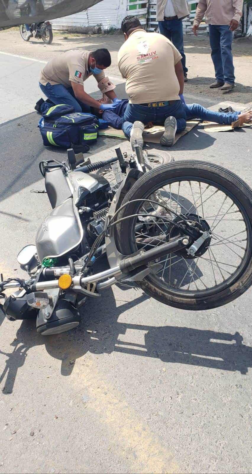 Automovilista atropella a motociclista en Cosamaloapan; se dio a la fuga