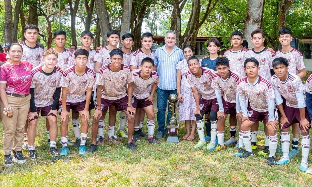 COBAEV 42 dominó el Torneo Interprepas de Futbol