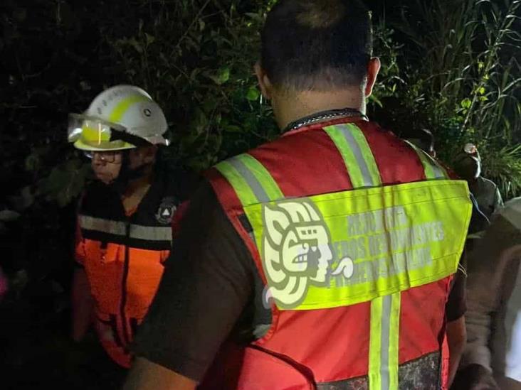 Rescatan a senderista con vida de la Barranca del Metlác, Ixtaczoquitlán