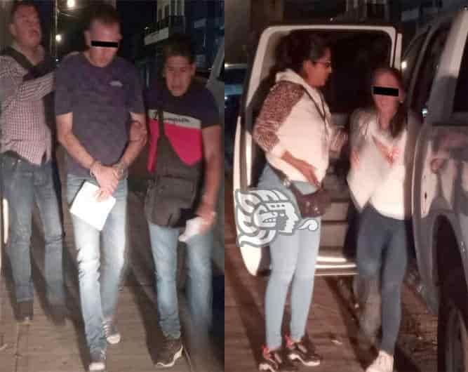 Por ataque con gas pimienta y fuego a joven, atrapan a padre e hija en Xalapa