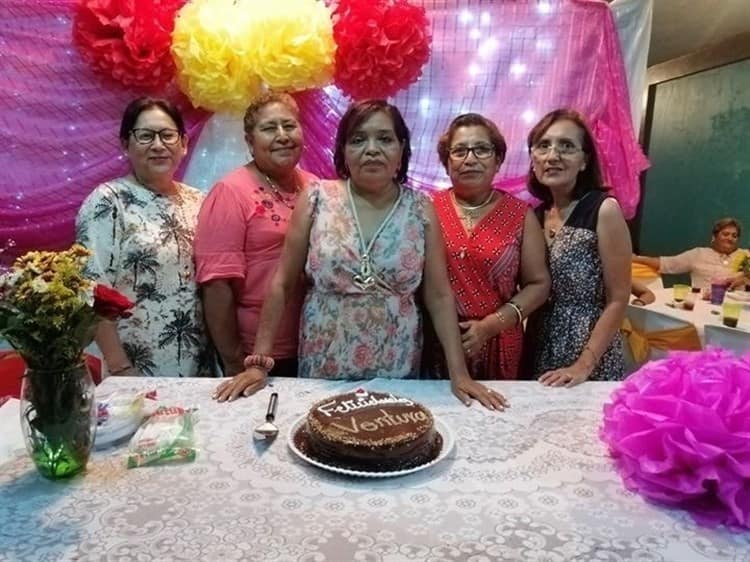 Pasteles y felicitaciones