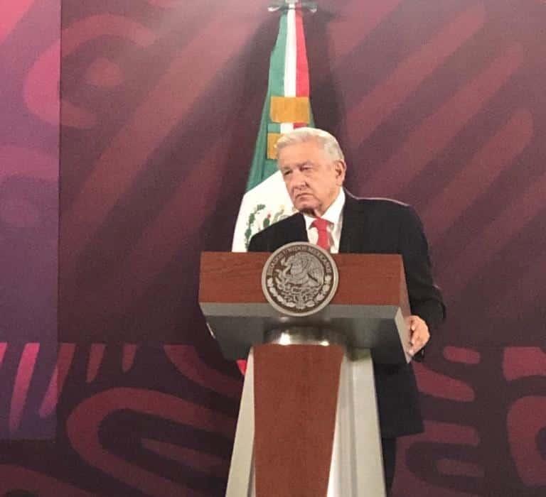 AMLO evaluará opción de compra de Banamex con Hacienda