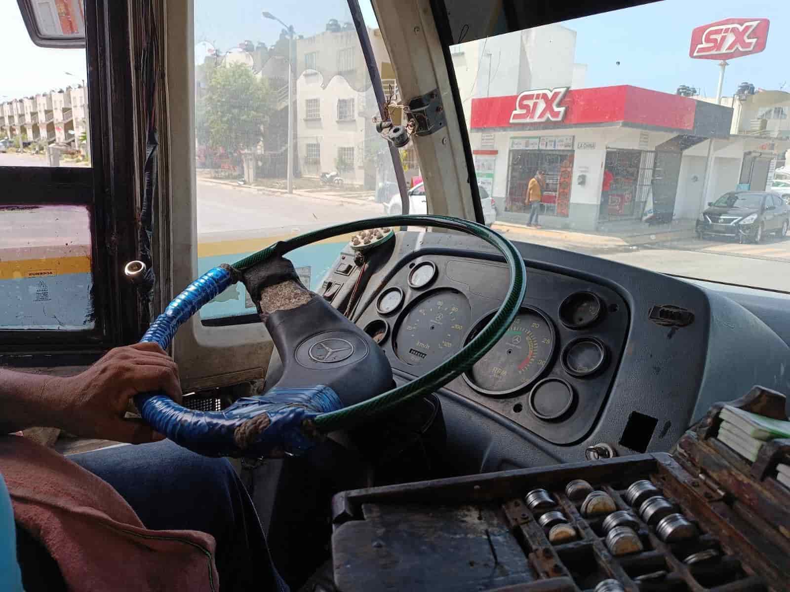 Choferes de urbanos en Veracruz trabajan hasta 16 horas al día y sin seguro social