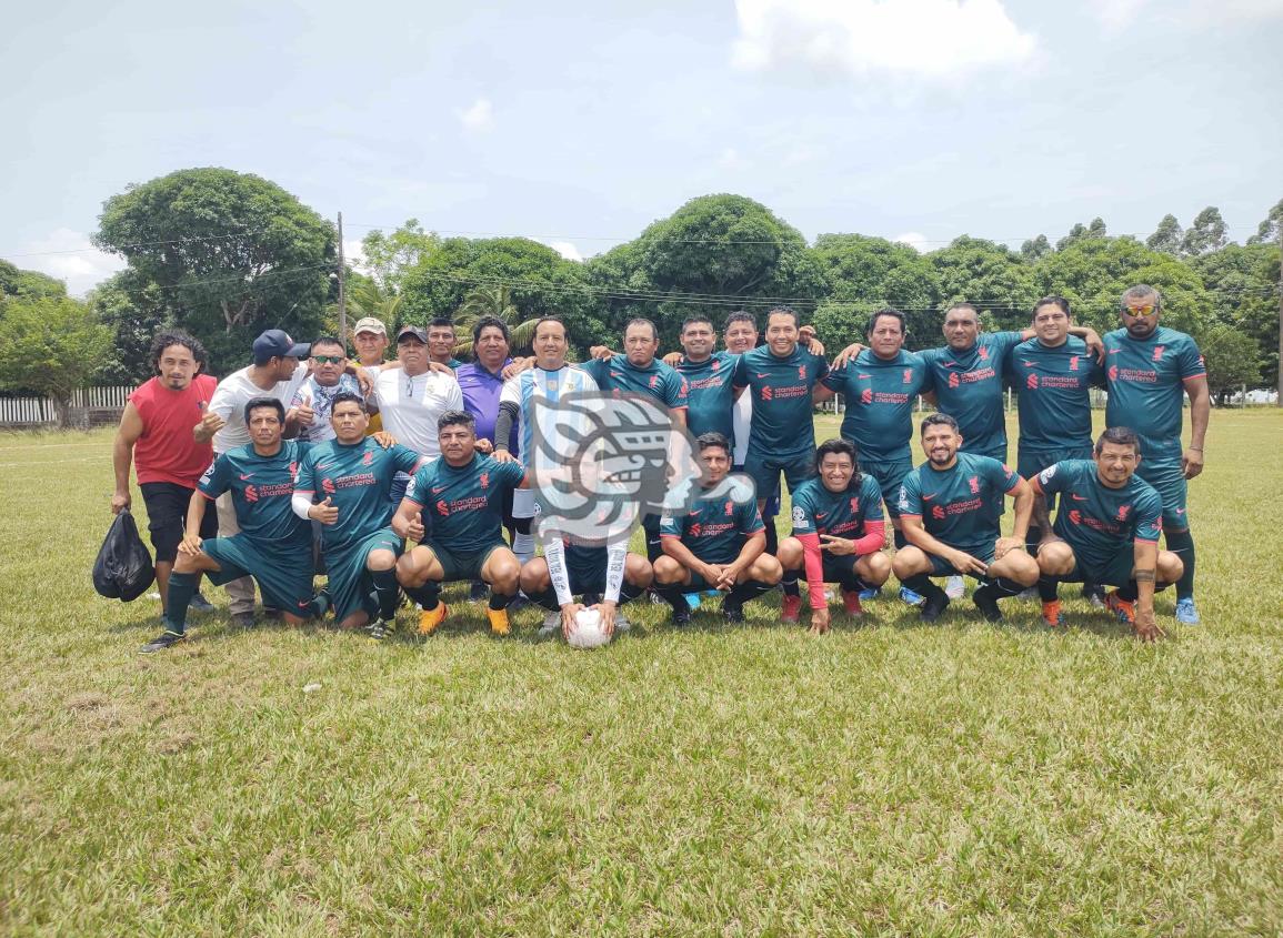 Este sábado se conocerá al campeón de la liga regional de futbol de 40 años