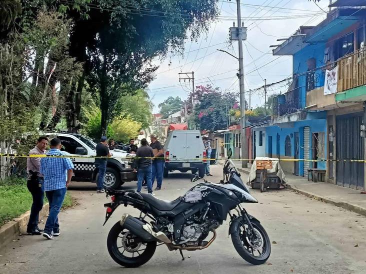 ¡Hasta le echaron cal! Hallan cuerpo en descomposición en vivienda de Coatepec