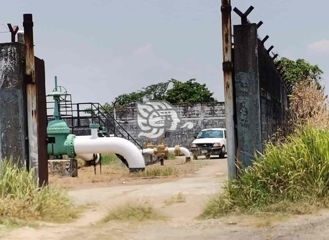 Pemex da mantenimiento a un ducto de gas en Nanchital