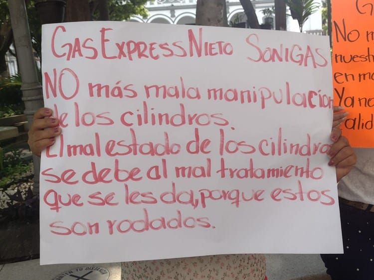 ¡No aguantan los olores! Protesta contra gaseras en Veracruz