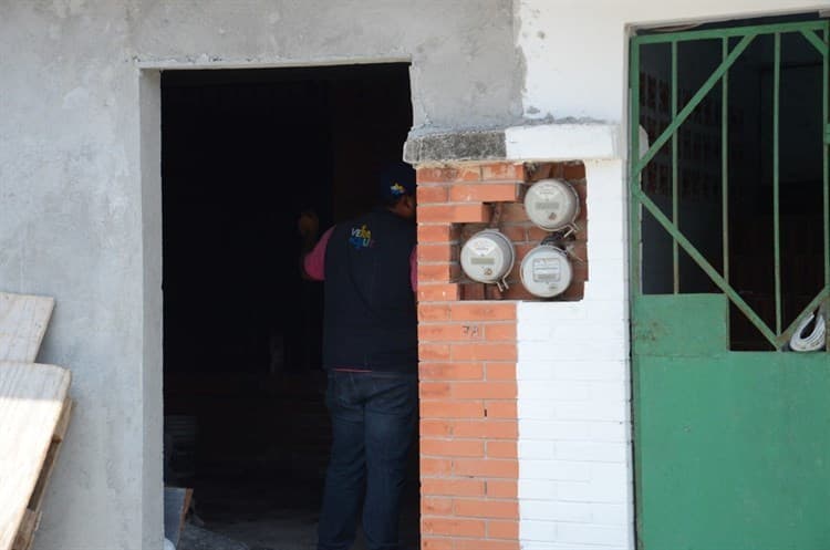 Abandonan a persona que padece de sus facultades mentales en fraccionamiento de Veracruz (+Video)