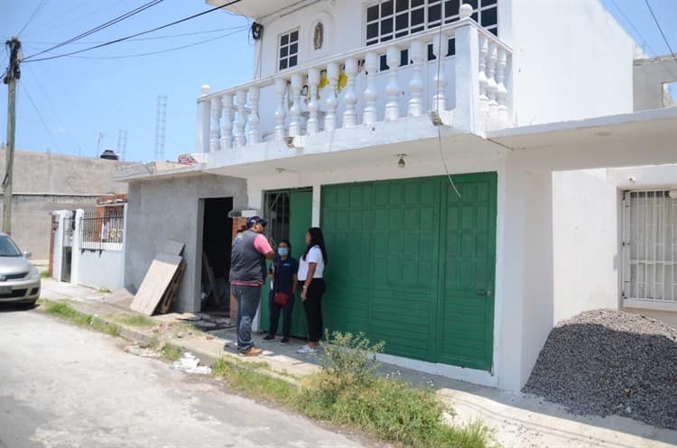 Abandonan a persona que padece de sus facultades mentales en fraccionamiento de Veracruz (+Video)