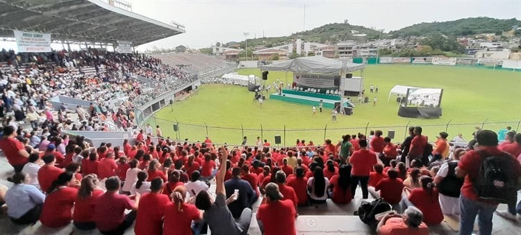 Petroleros del norte de Veracruz aprueban movimiento de huelga