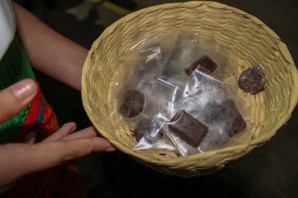 Estudiante de la UV en Jáltipan elabora postre con chogosta