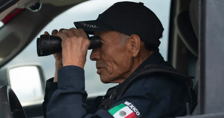 De campesino al guardián de Don Goyo; Nefi de Aquino se convirtió en policía y custodia al volcán