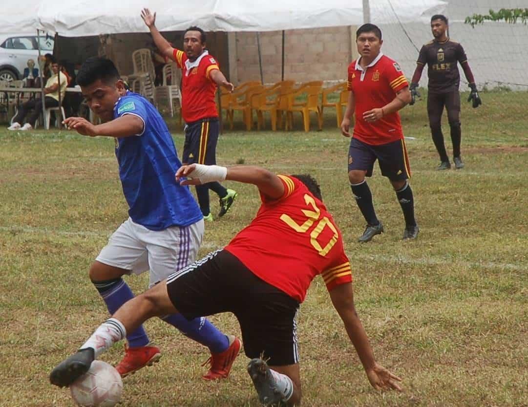 Semifinales en el futbol regional Más de 40