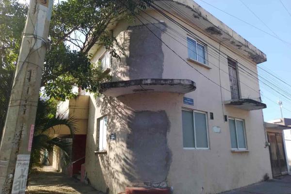 Denuncian casa abandonado a punto de caer en la colonia Zaragoza, en Veracruz