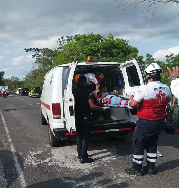 Mujer resulta herida en accidente de motocicleta en la Colipa-Misantla