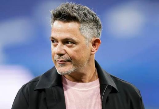 Alejandro Sanz alerta en redes a sus fans tras tuit: "A veces no quiero ni estar"