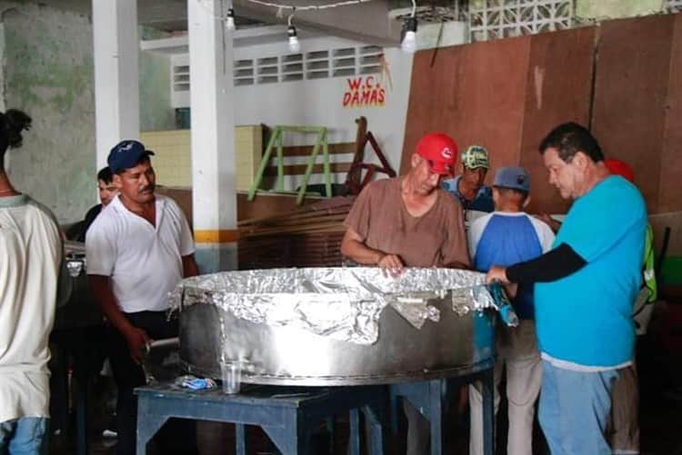 Todo listo para el arroz a la tumbada en Alvarado