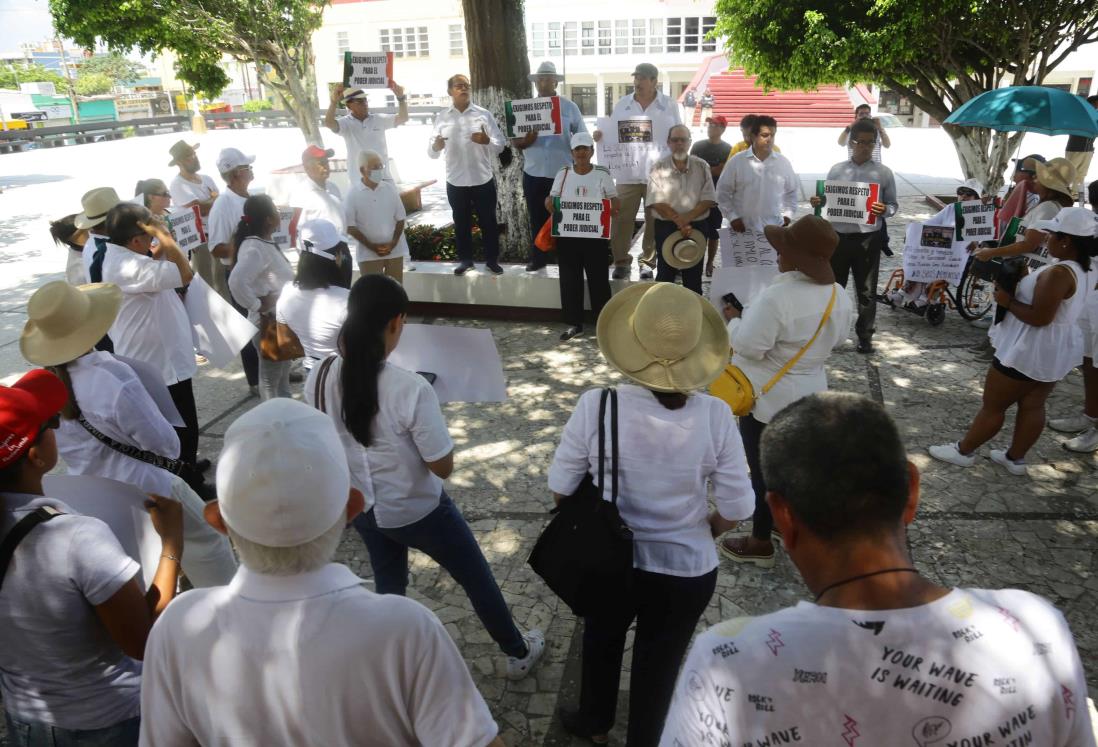 Marchan en Coatzacoalcos a favor de la SCJN