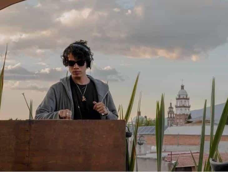 DJ Danny Álvarez comparte propuesta open format con el tema Lluvia